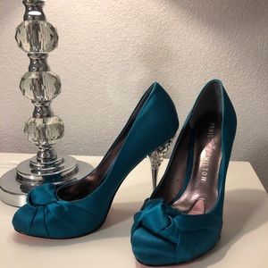 Beautiful Teal Satin Pump by Paris Hilton